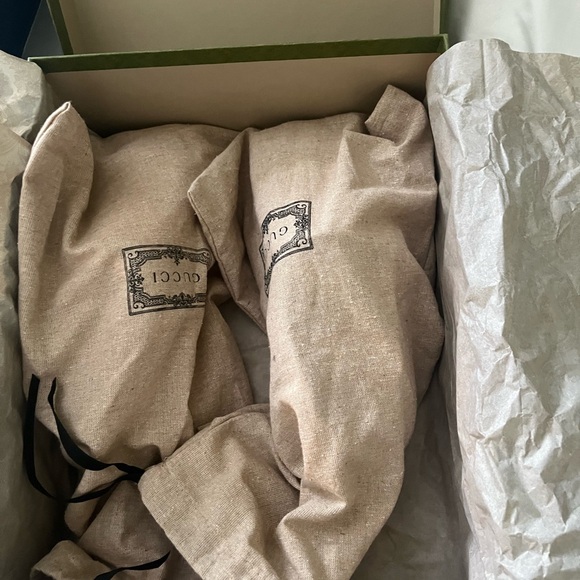 Size 38 white Gucci Platform Sandals - Picture 8 of 8